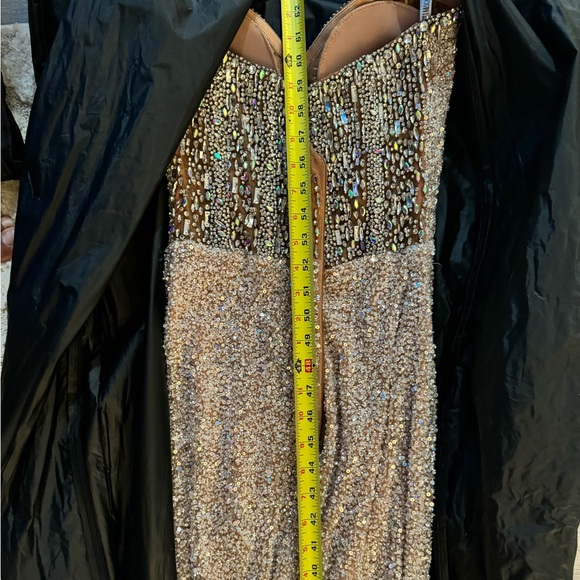 Elegant Evening Gown; Prom, Pageant, Special Occassion Dress - Picture 4 of 5